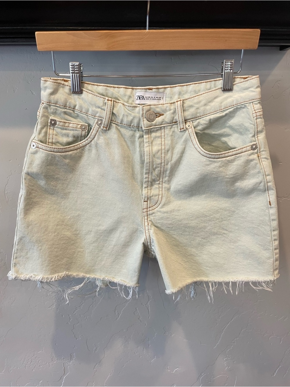 New ZARA 100% cotton light wash Denim Cutoff Shorts 6